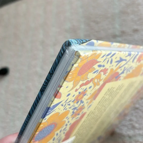 NWT William Morris Story Book Comic Book Coffee Table Decor Book Housewarming - Picture 7 of 12